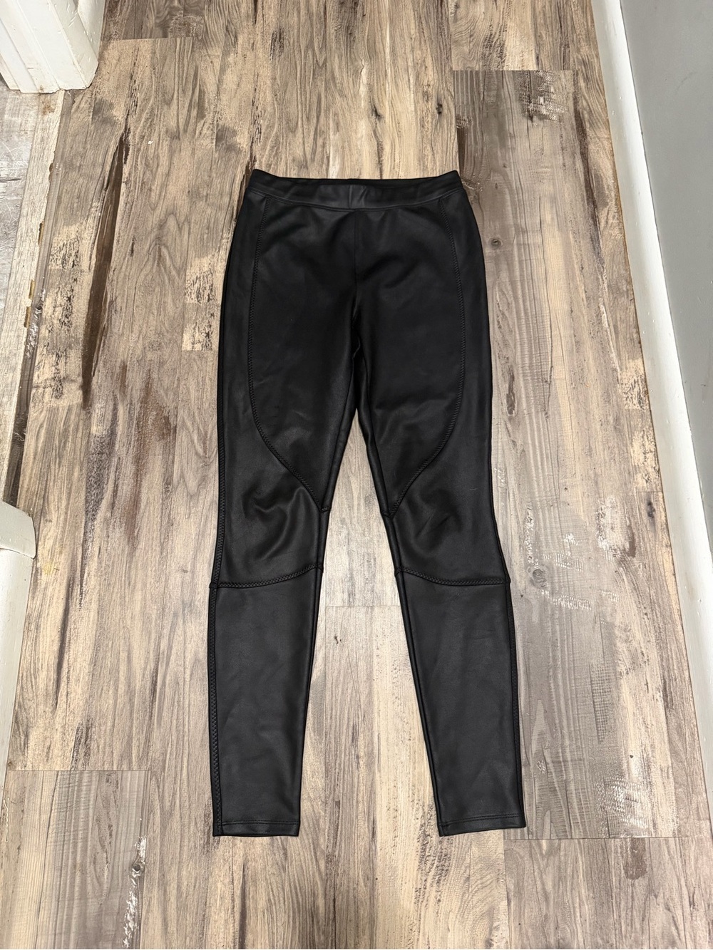 Black Women’s Faux Leather Leggings express size S